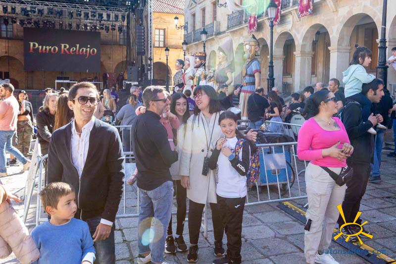 San Saturio: Comparsa de gigantes y cabezudos