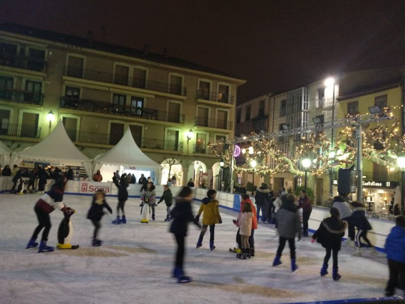 PISTA DE PATINAJE SOBRE HIELO