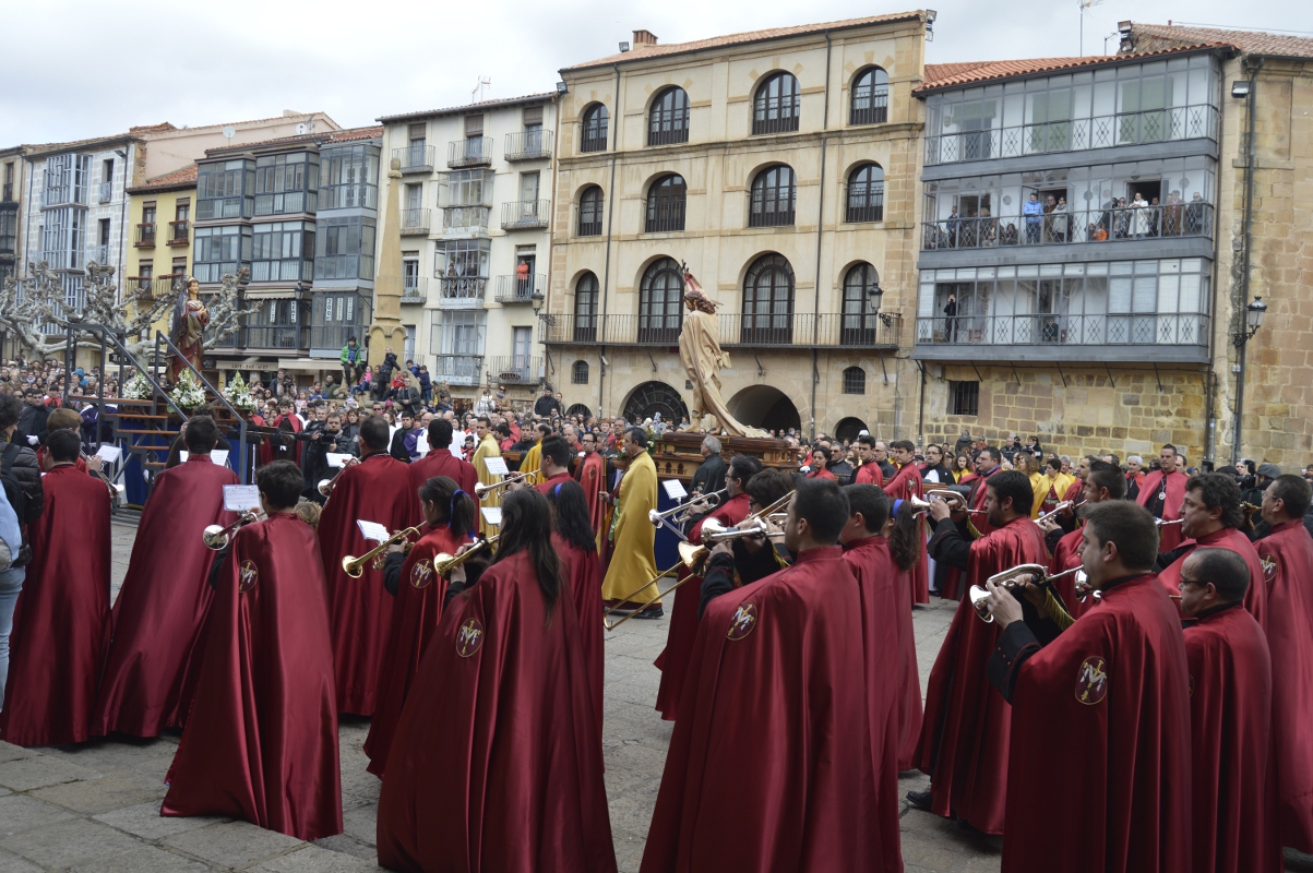 SEMANA SANTA – DOMINGO DE RESURRECCIÓN: ENCUENTRO DE LA VIRGEN DE LA ALEGRÍA Y DE JESÚS RESUCITADO