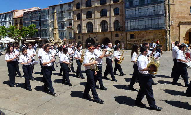 Fiestas de San Saturio - Programación festiva: novillada y Banda Municipal