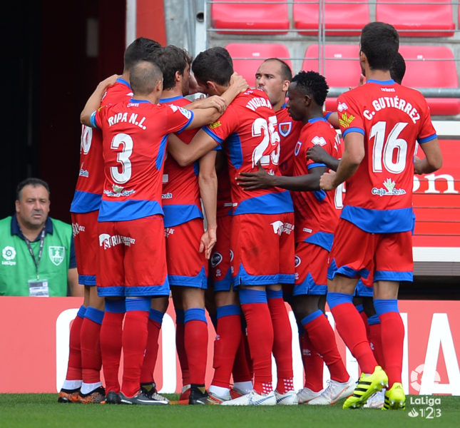 Partido de fútbol: CD Numancia - CF Talavera de la Reina