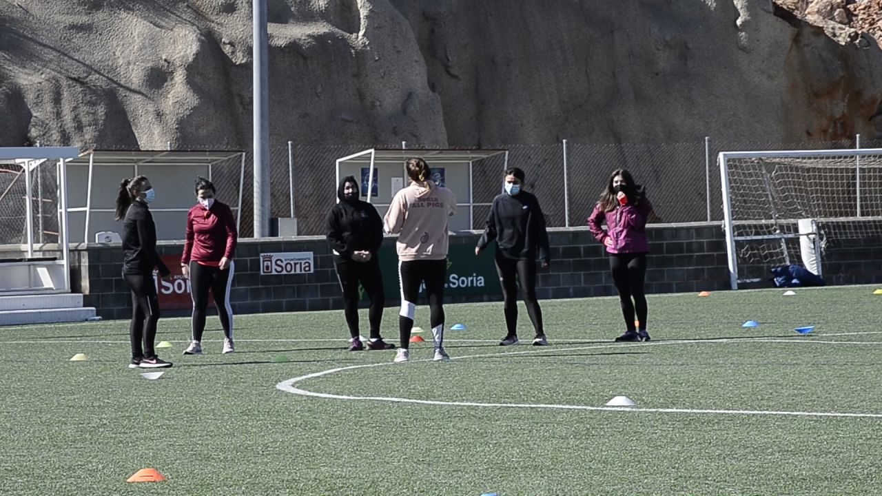 Este sábado ha tenido lugar el Festival Femenino de Rugby organizado por el Club de Rugby Ingenieros de Soria en colaboración con la Federación Aragonesa de Rugby.