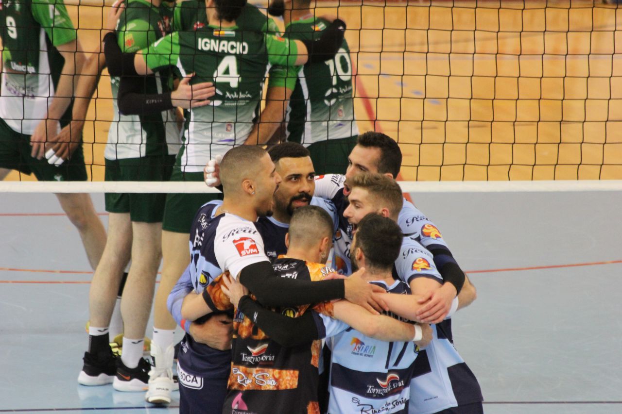 El Río Duero Soria visita Almería con ambición de pasar de ronda