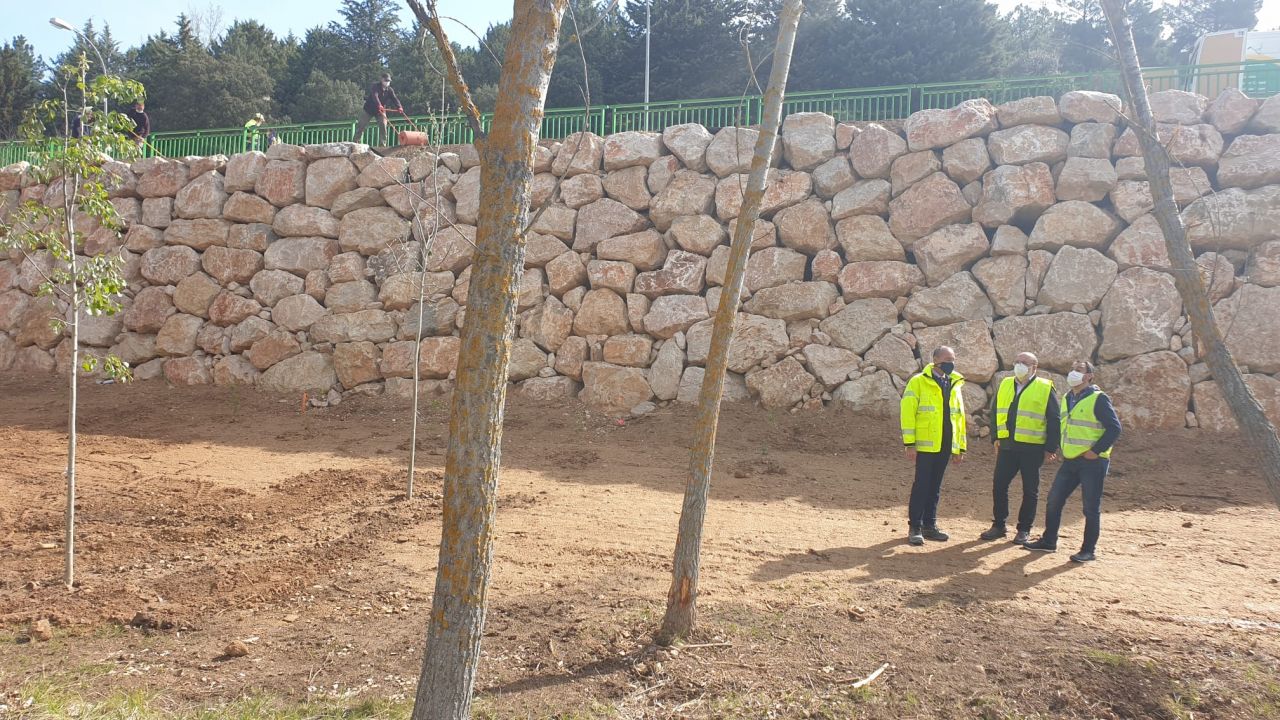 El Gobierno de España concluye las obras de reparación de un muro, de la calzada y de la acera de la N-234 en el entorno del acceso a San Saturio