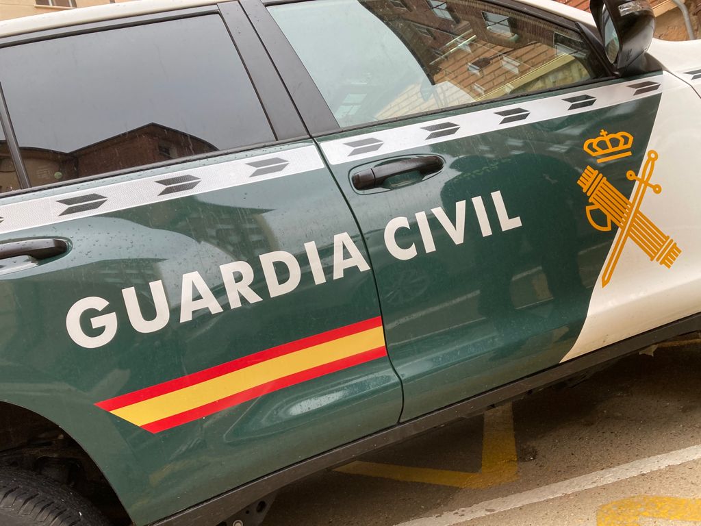 La Guardia Civil detiene a dos vecinos de Madrid como presuntos autores de nueve robos en el interior de furgonetas