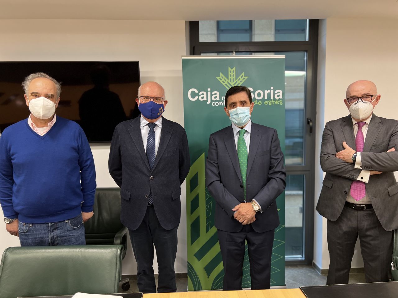 Firma de convenio entre Caja Rural y el Colegio de Oficial de Médicos de Soria.