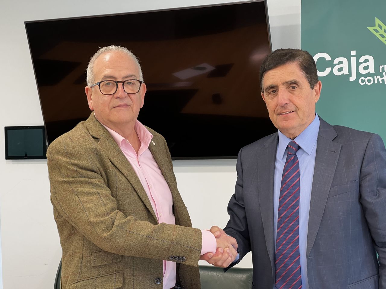 CAJA RURAL DE SORIA RENUEVA EL CONVENIO CON CRUZ ROJA EN MATERIA DE EMPLEO JUVENIL.