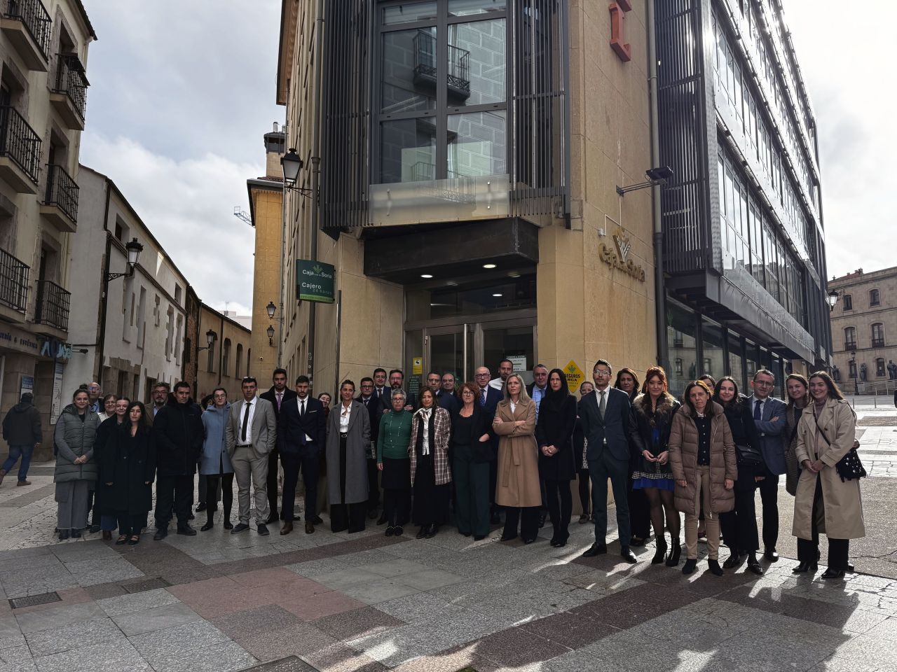 EL GRUPO CAJA RURAL, DEL QUE FORMA PARTE CAJA RURAL DE SORIA, DONA 3,3 MILLONES DE EUROS Y ACTIVA DIVERSAS MEDIDAS PARA AYUDAR A LOS AFECTADOS POR LA DANA