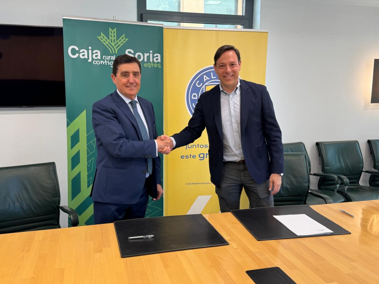 Caja Rural de Soria y el CD Calasanz renuevan su convenio de colaboración