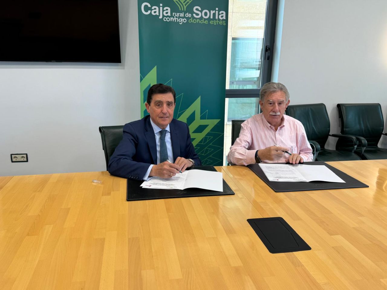 Caja Rural de Soria y ASAMIS renuevan su convenio.
