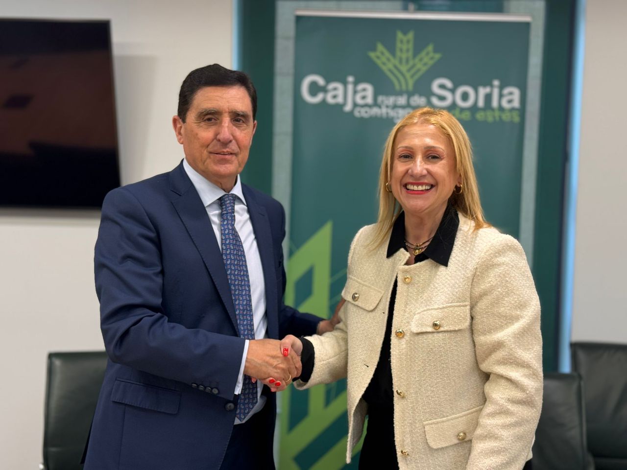 Caja Rural de Soria y la Dirección Provincial de Educación en Soria renuevan su colaboración en materia educativa y cultural.