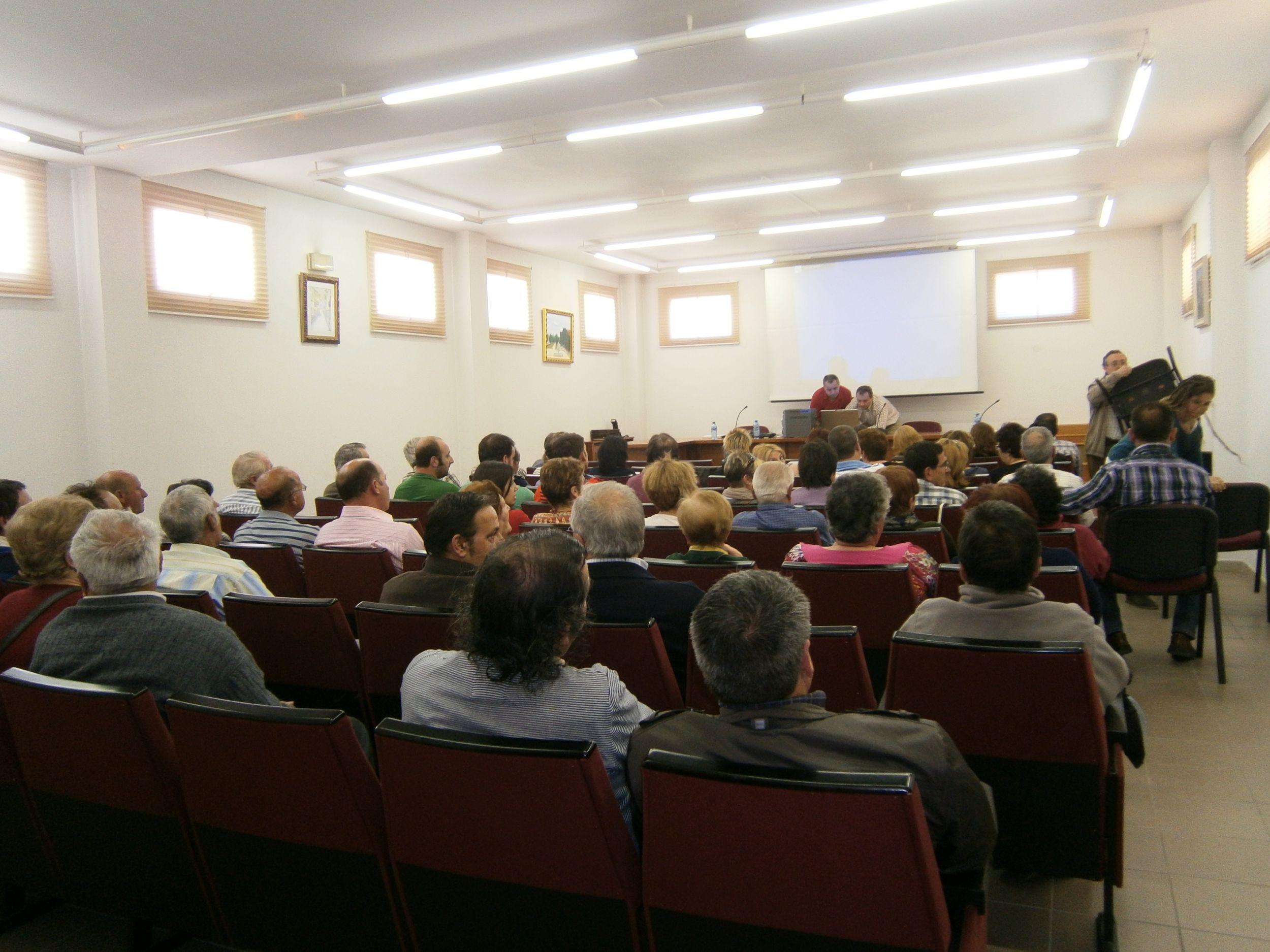 ACTO CON REUNIÓN INFORMATIVA SOBRE FRACTURA HIDRAÚLICA (FRACKING) EN ARCOS DE JALÓN