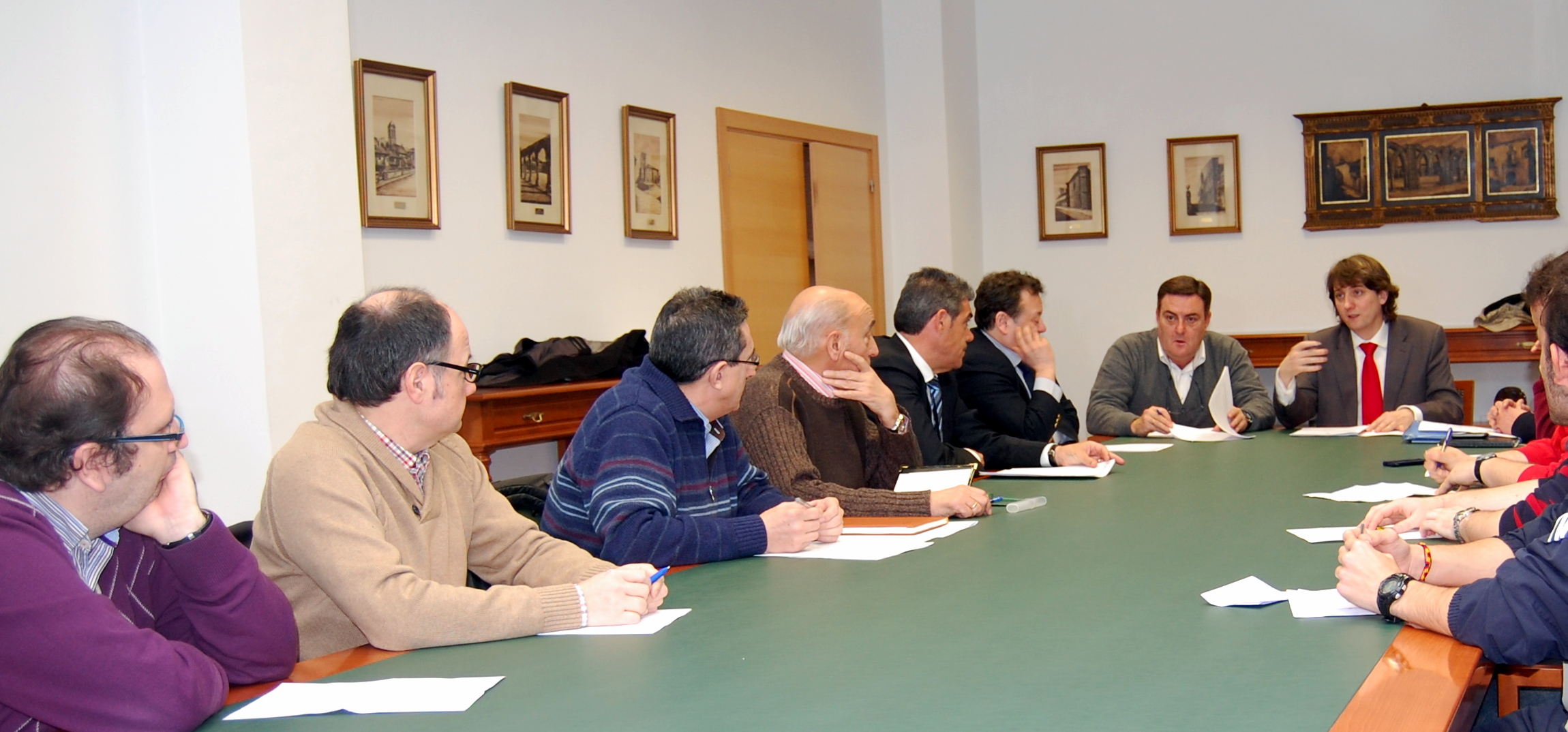 El Consejo Taurino da el visto bueno al trabajo de Amotauro, la prórroga a su gestión y valora las propuestas para San Saturio y San Juan