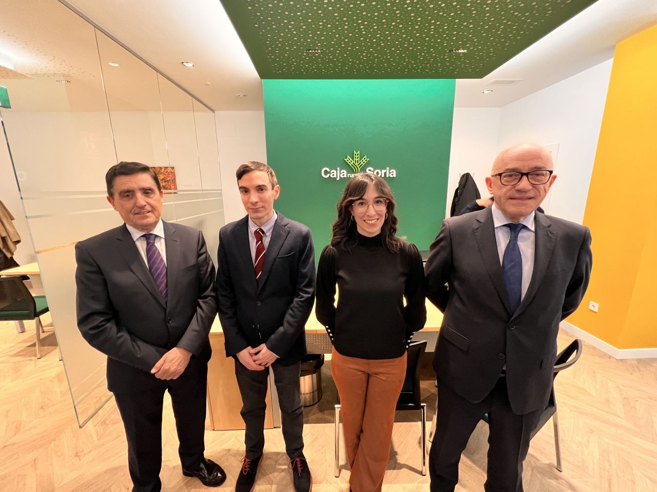 Caja Rural de Soria inaugura su nueva oficina en la zona de Los Royales.
