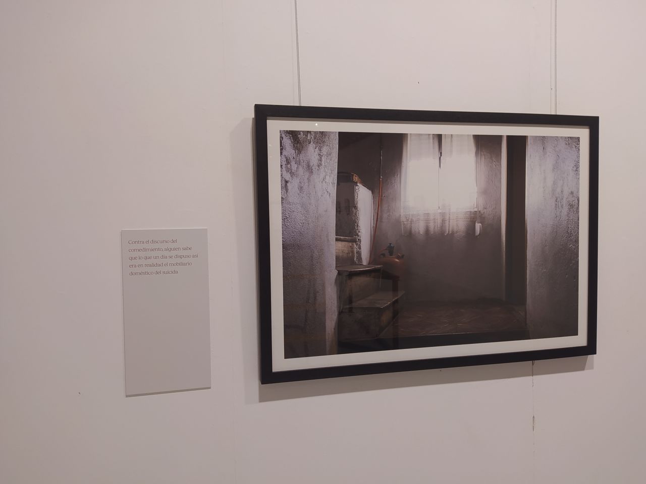 PRORROGADA LA EXPOSICIÓN “CIERTOS DESLUMBRAMIENTOS” UN DIÁLOGO ENTRE LAS IMÁGENES DEL FOTÓGRAFO LEONÉS JOSÉ RAMÓN VEGA Y LOS TEXTOS DEL POETA ZAMORANO TOMÁS SÁNCHEZ SANTIAGO  