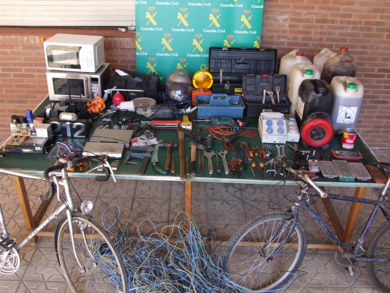 La Guardia Civil detiene a cuatro personas que podrían ser los presuntos autores de más de una veintena de robos en la zona de Almazán