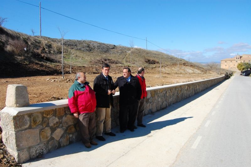 ACTUACIÓN EN LA CARRETERA PROVINCIAL ENTRE LA N-234 Y LA COMARCAL 101 CON LA CONSTRUCCIÓN DE UN MURO DE SEGURIDAD EN LA TRAVESÍA DE GÓMARA