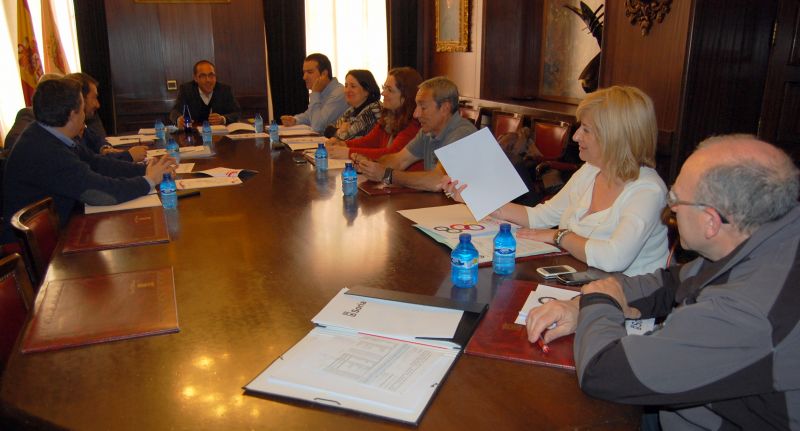El II Plan de Empleo insiste en su apuesta por generar empleo neto y en reforzar la atención social para trabajadores con pocos recursos o en paro 