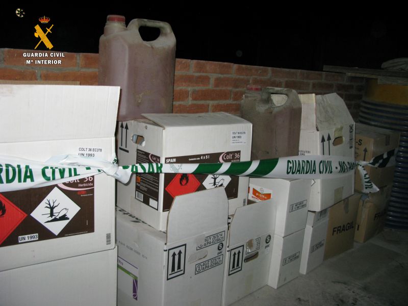 La Guardia Civil descubre un establecimiento ilegal de venta de fitosanitarios en Langa de Duero   