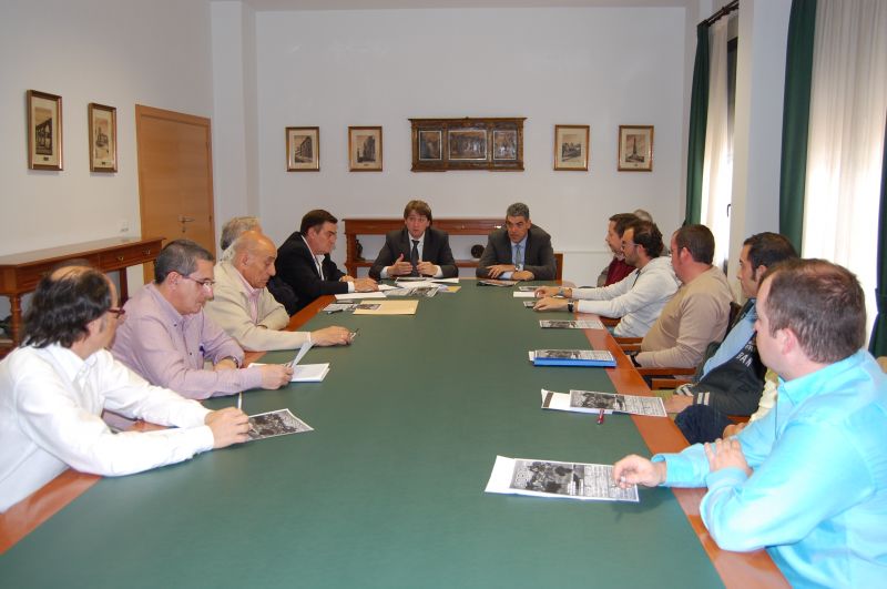 El Consejo Sectorial Taurino da el visto bueno al cartel para las fiestas de San Juan y San Saturio