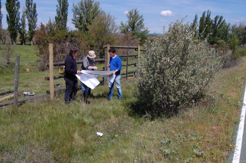 El Ayuntamiento prosigue este año con la sustitución de la malla ganadera por vallado rústico y alcanza ya los 5.800 metros