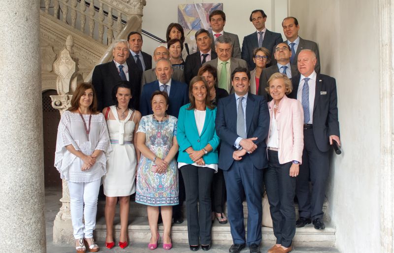 La ministra Ana Mato y las CC AA promoverán que los profesionales del Sistema Nacional de Salud sean considerados autoridad