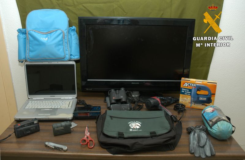 La Guardia Civil detiene a una mujer e identifica a un menor como presuntos autores de cuatro robos en viviendas de San Pedro Manrique