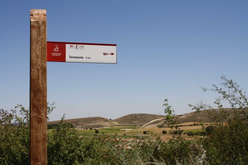  El Consorcio Camino del Cid inicia en Burgos con mil nuevas señales la campaña de conservación de su ruta senderista