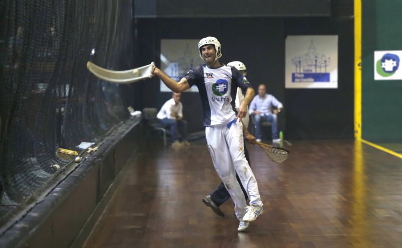 Mañana jueves 02 de Octubre, a partir de las 21,15 h, en el frontón del Polideportivo San Andrés de Soria, se disputará el Festival de Pelota de San Saturio, dentro del cual se jugará la Gran Final del I Torneo Diputación de Soria de Remonte-Gran Premio Magnesitas Sorianas 2014 