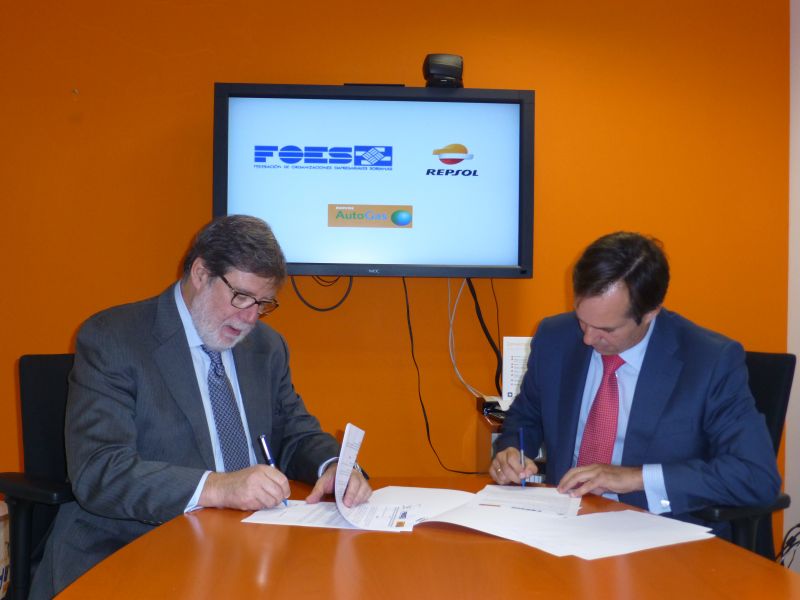 FOES y REPSOL firman un Acuerdo con  condiciones ventajosas en el uso de AutoGas para los socios de la Federación