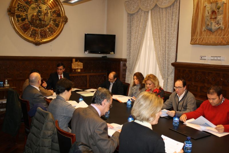 El patronato de la UNED aprueba un presupuesto de 374.700 ? para 2015