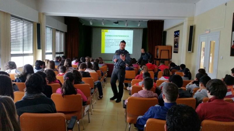 La Guardia Civil informa sobre actividades en centros educativos de la provincia de Soria.