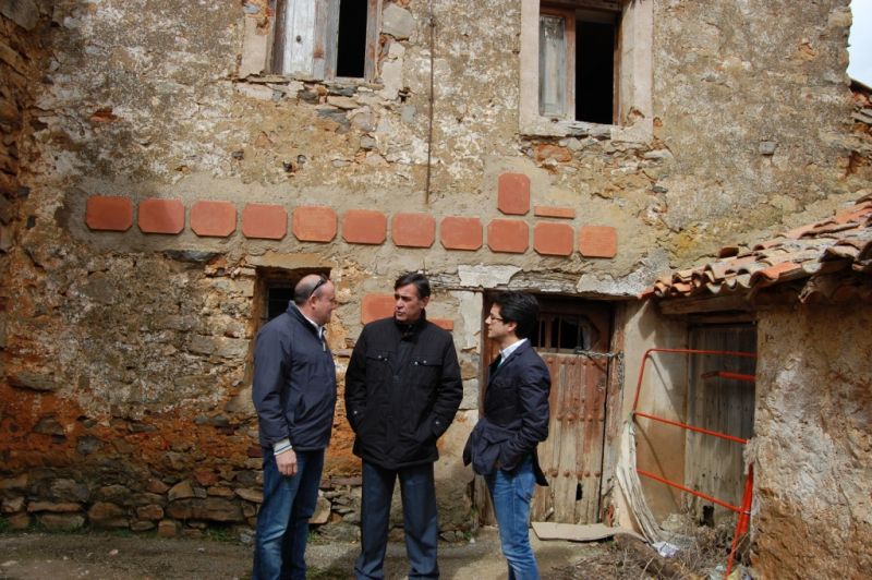 Visita al municipio de Noviercas para conocer las actuaciones que el Ayuntamiento pretende realizar para recuperar la Casa de Bécquer y firma del Convenio de Colaboración de 1300 euros para la Feria del Moncayo