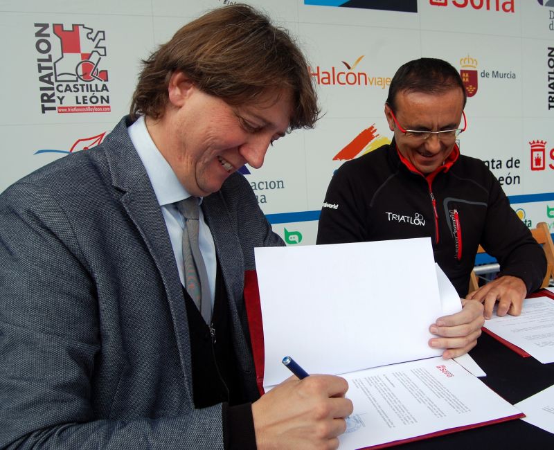 Firma Convenio Cuatro años Ciudad de referencia Duatlón