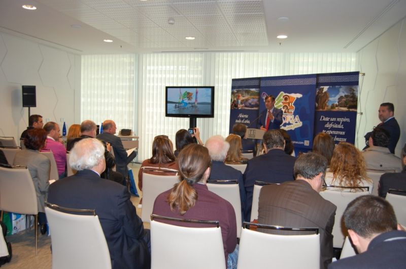 La Diputación de Soria presenta la oferta turística y gastronómica ante 40 periodistas en Madrid con la naturaleza y gastronomía como Baluarte