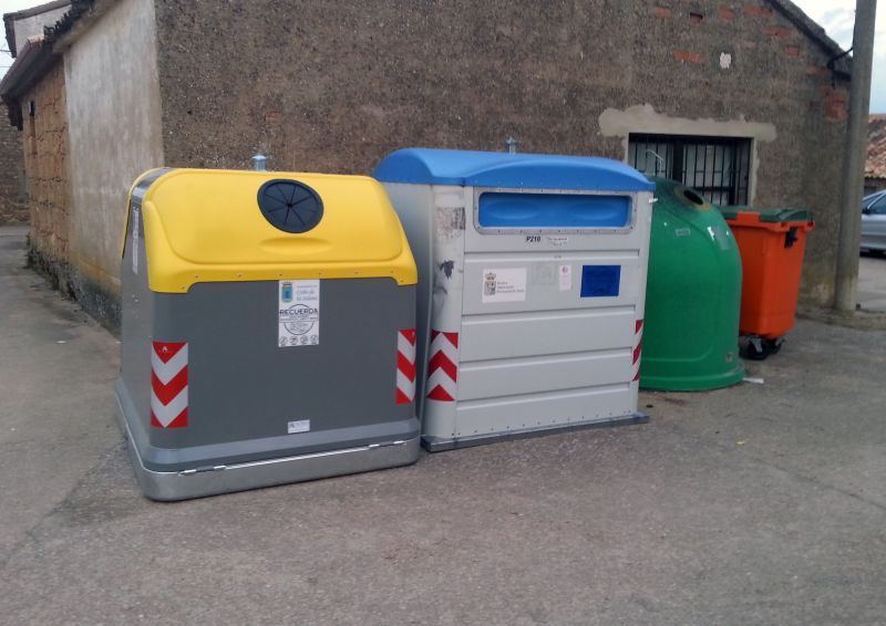 El Ayuntamiento de Cubo de la Solana coloca contenedores de recogida selectiva de envases