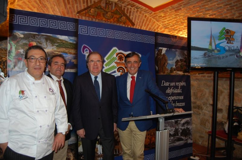 El Presidente de la Junta de Castilla y León apoya la promoción turística y gastronómica de la Diputación de Soria en Valladolid