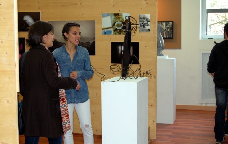 La muestra de pintura, fotografía y escultura del Certamen de Creación Joven abre sus puertas