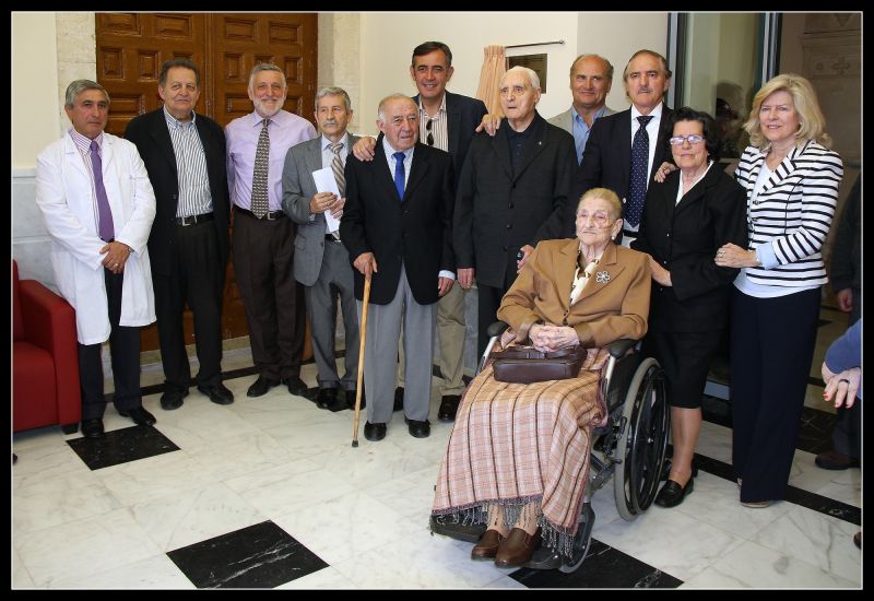 Un grupo de residentes que pasaron su infancia en  el antiguo hospicio de El Burgo de Osma rinden homenaje a los trabajadores, profesores y entidades que gestionaron el Centro durante esos años