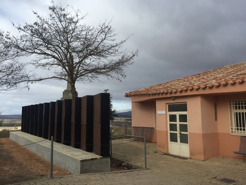 La Asociación de Amigos del Museo Numantino ha elaborado un escrito, manifestando de manera razonada su crítica con la intervención realizada recientemente en la zona de acogida de visitantes.