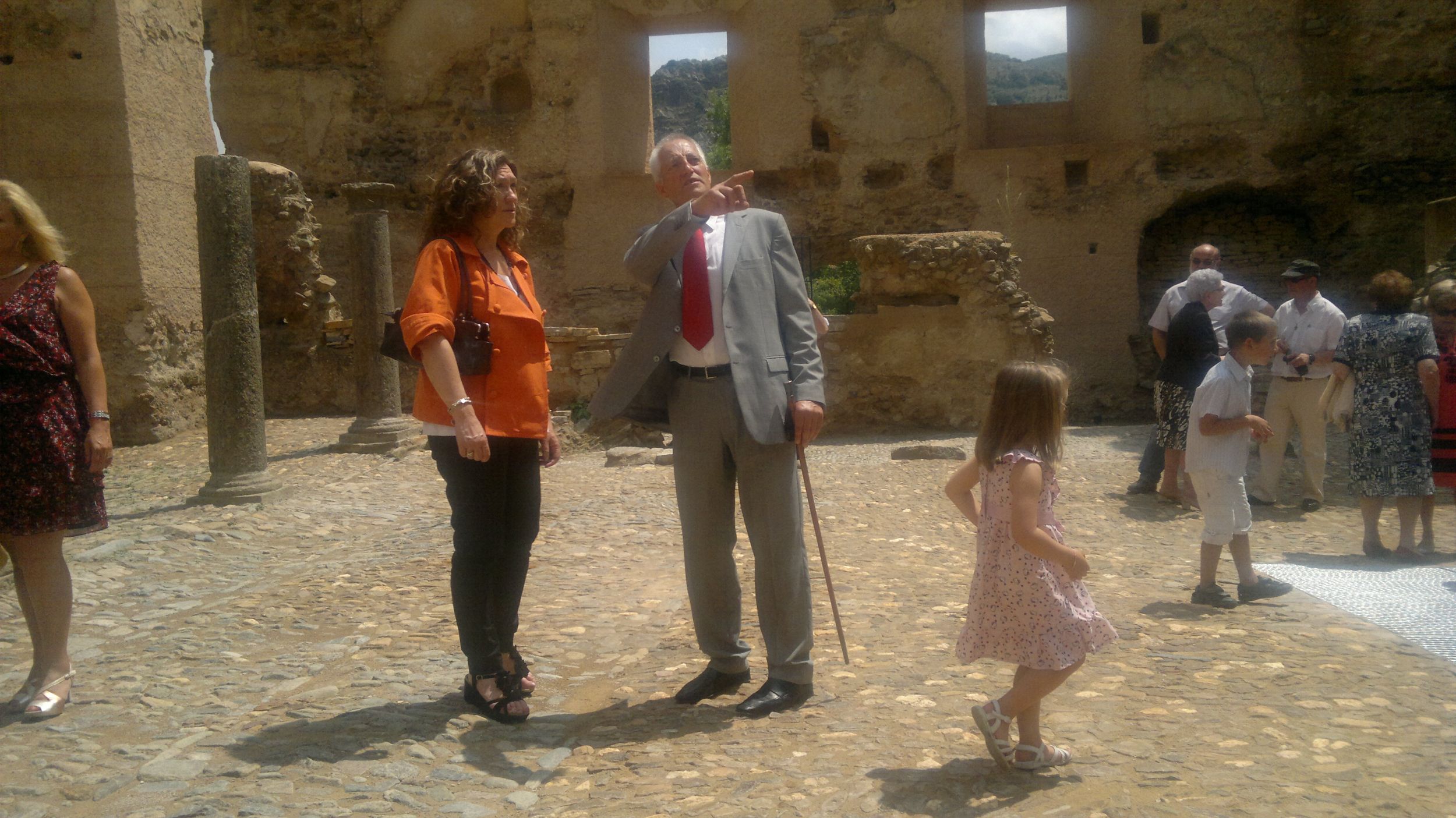 La subdelegada del Gobierno visita las obras de consolidación y restauración del castillo de Yanguas