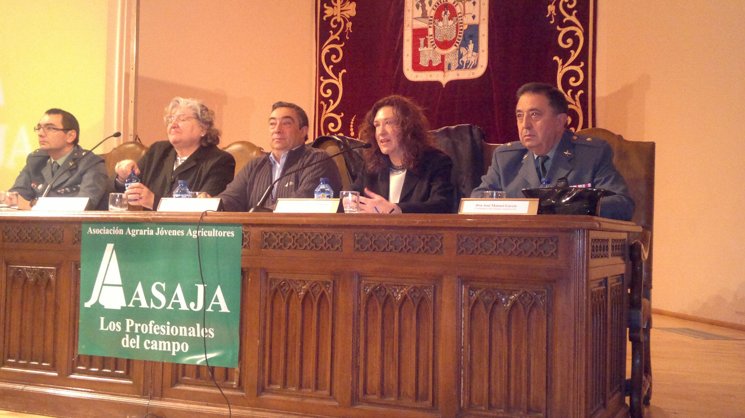 La subdelegada del Gobierno presenta al equipo ROCA en la Asamblea de Asaja-Soria