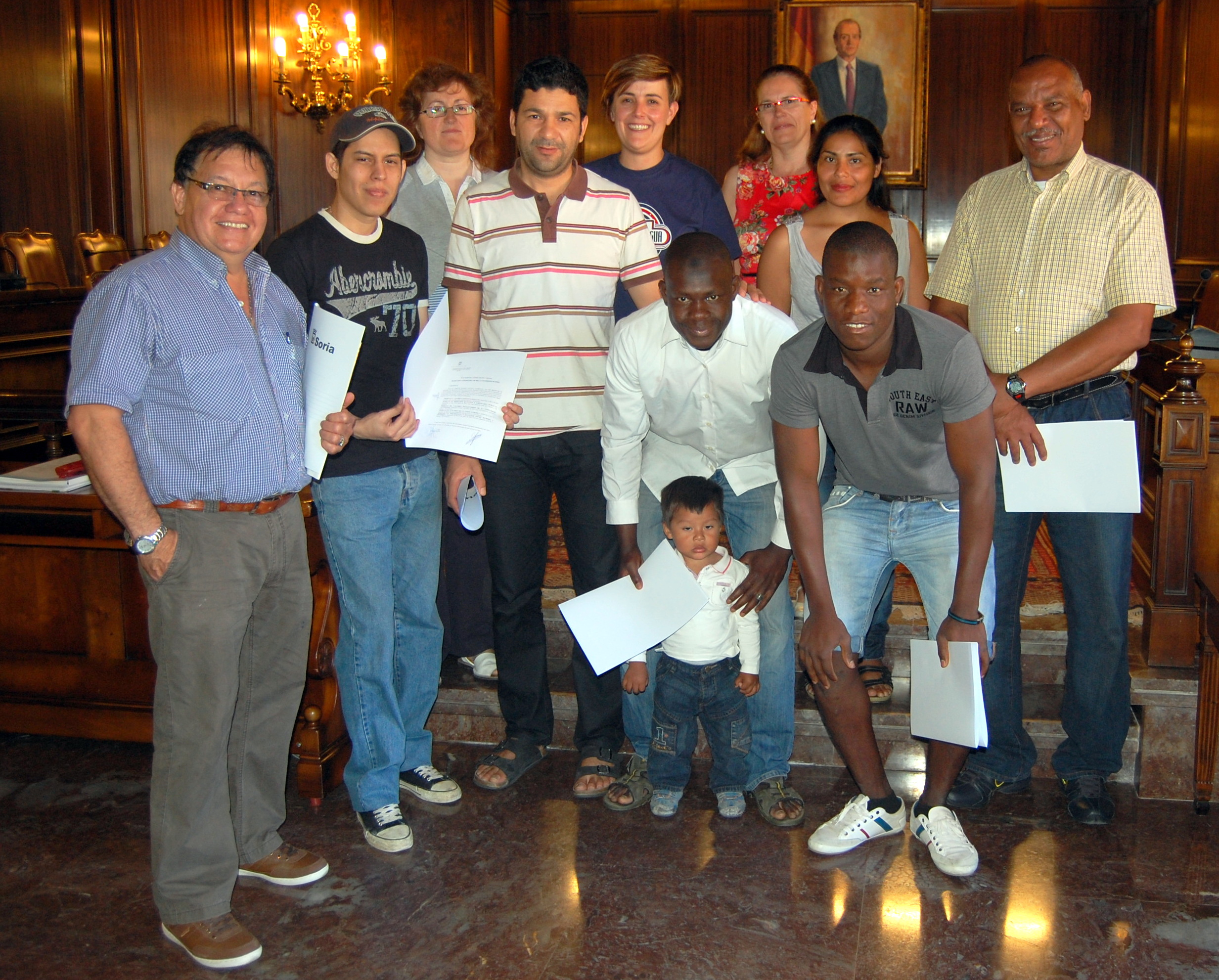 El Ayuntamiento entrega los primeros diplomas del programa de formación para solicitar certificados de esfuerzo de integración 