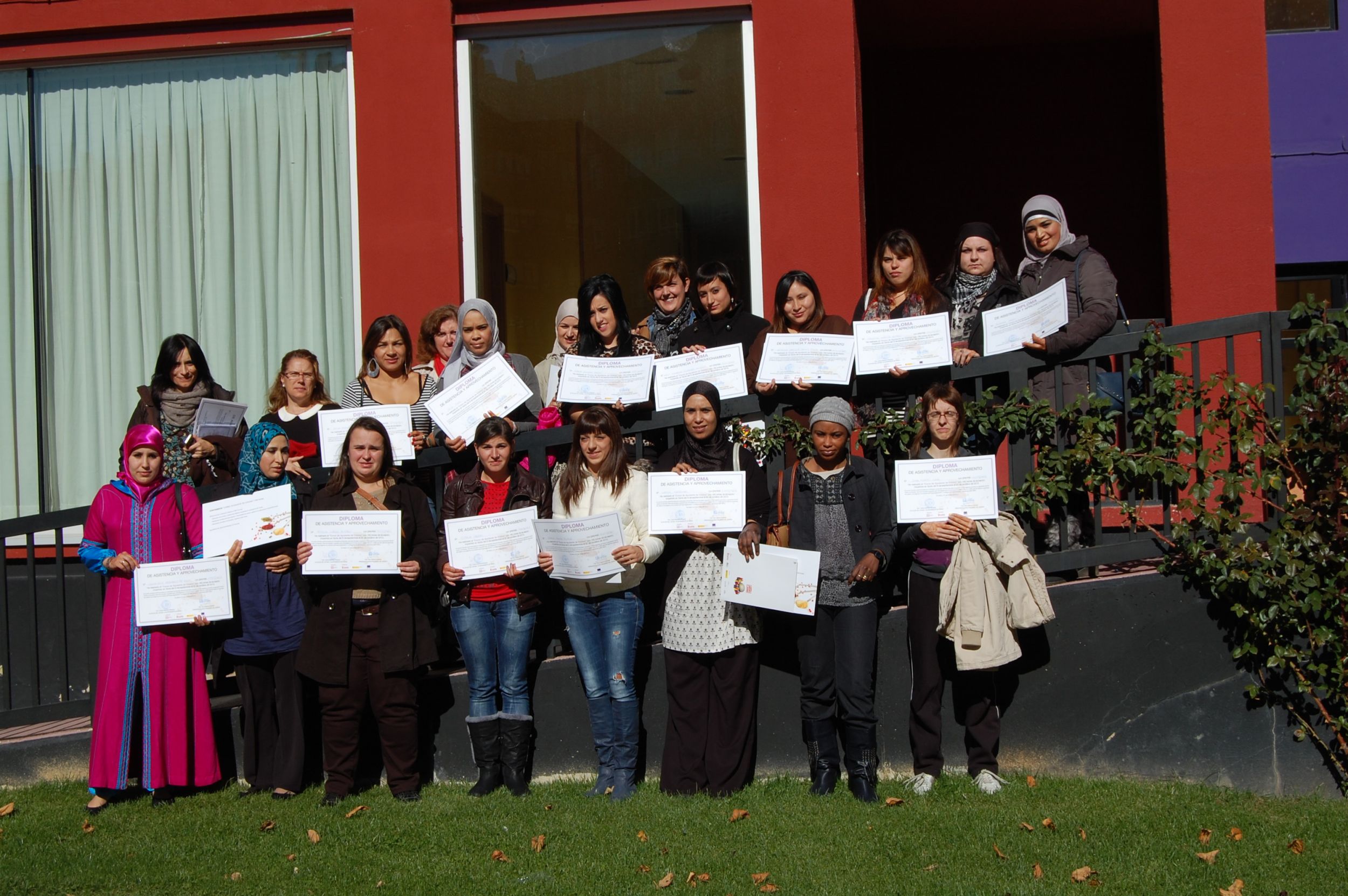 El Ayuntamiento clausura con la entrega de los certificados el taller de ayudante de cocina