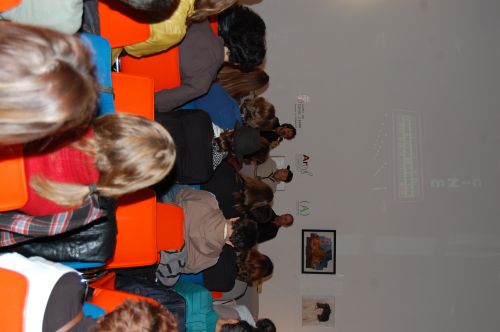 Pepe Lorenzo y Carlos Sanz Aldea comparten con los alumnos de la Escuela de Arte sus impresiones dentro del Certamen de Cortos