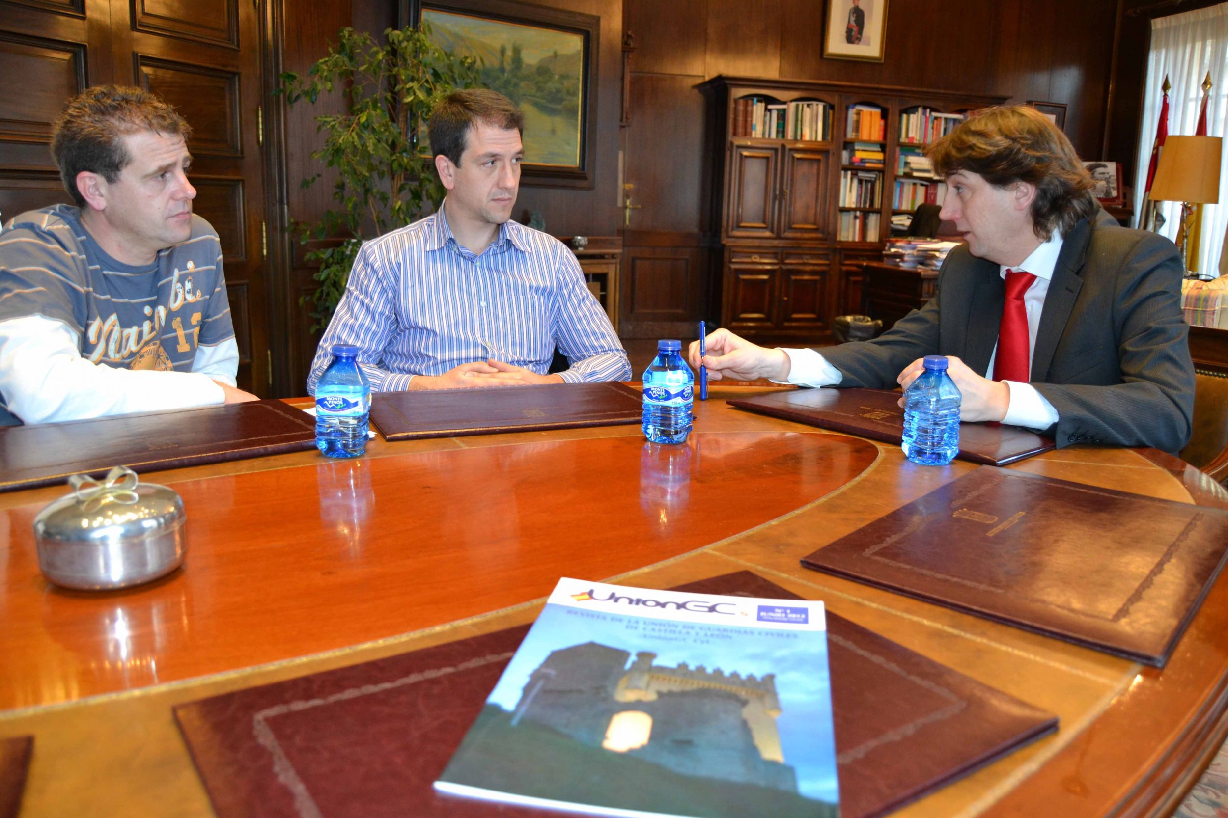 Entrevista con el Excmo. alcalde de Soria por parte de la asociacion Union de Guardias Civiles 