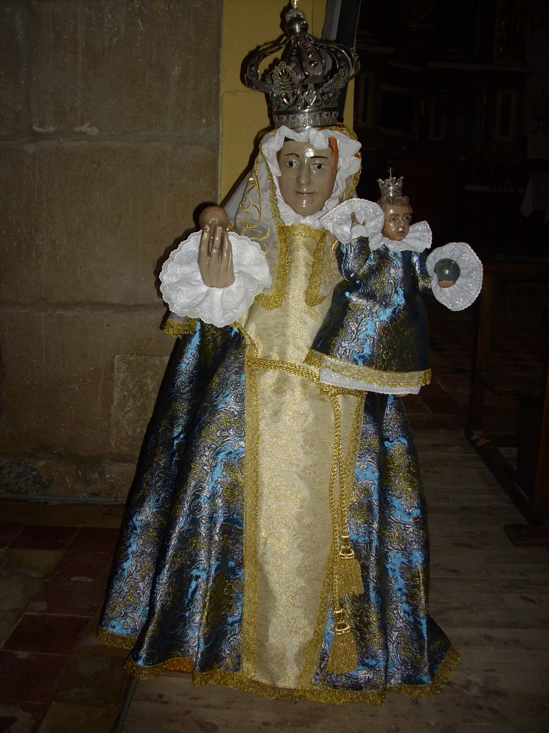TORLENGUA RENUEVA LA IMAGEN DE SU VIRGEN DE LA TRINIDAD