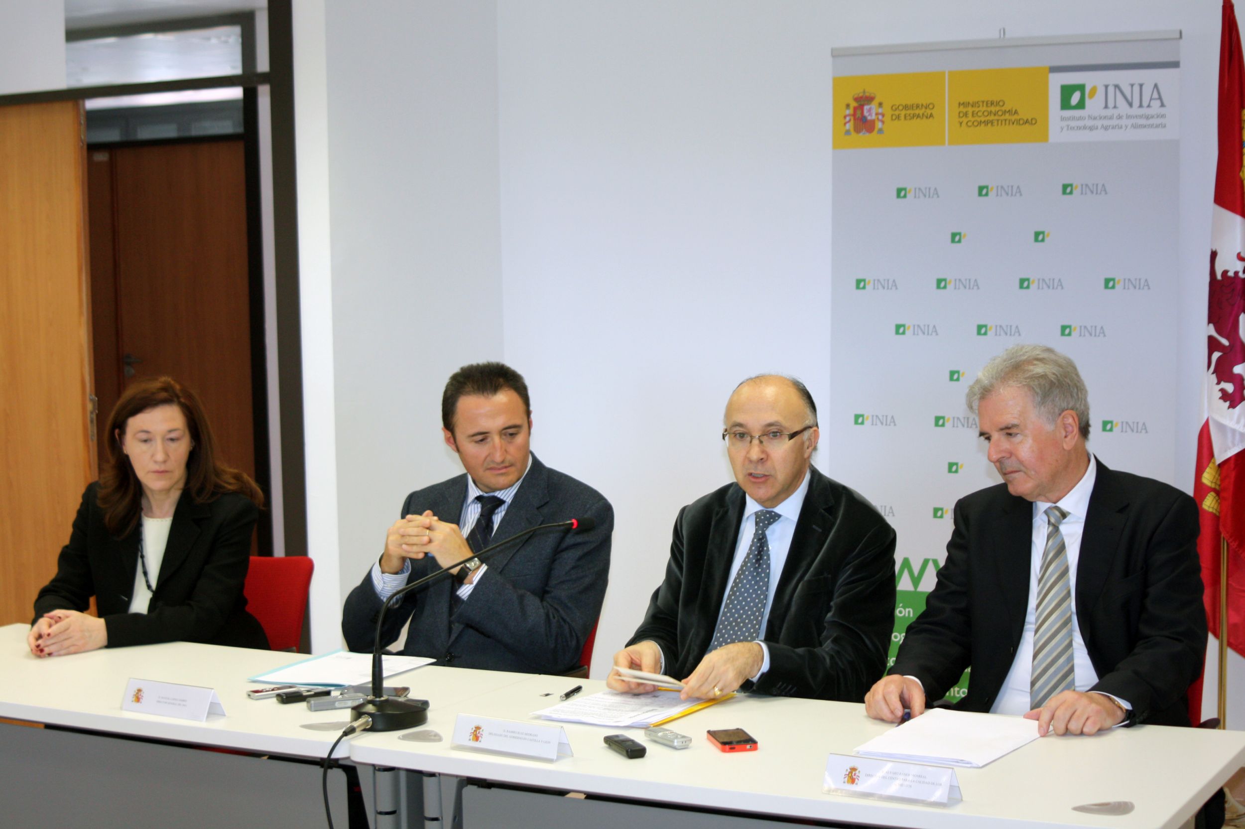 El delegado del Gobierno en Castilla y León visita el Centro para la Calidad de los Alimentos (CCA), de Soria, que tiene participación destacada en el programa nacional Listeria Cero 