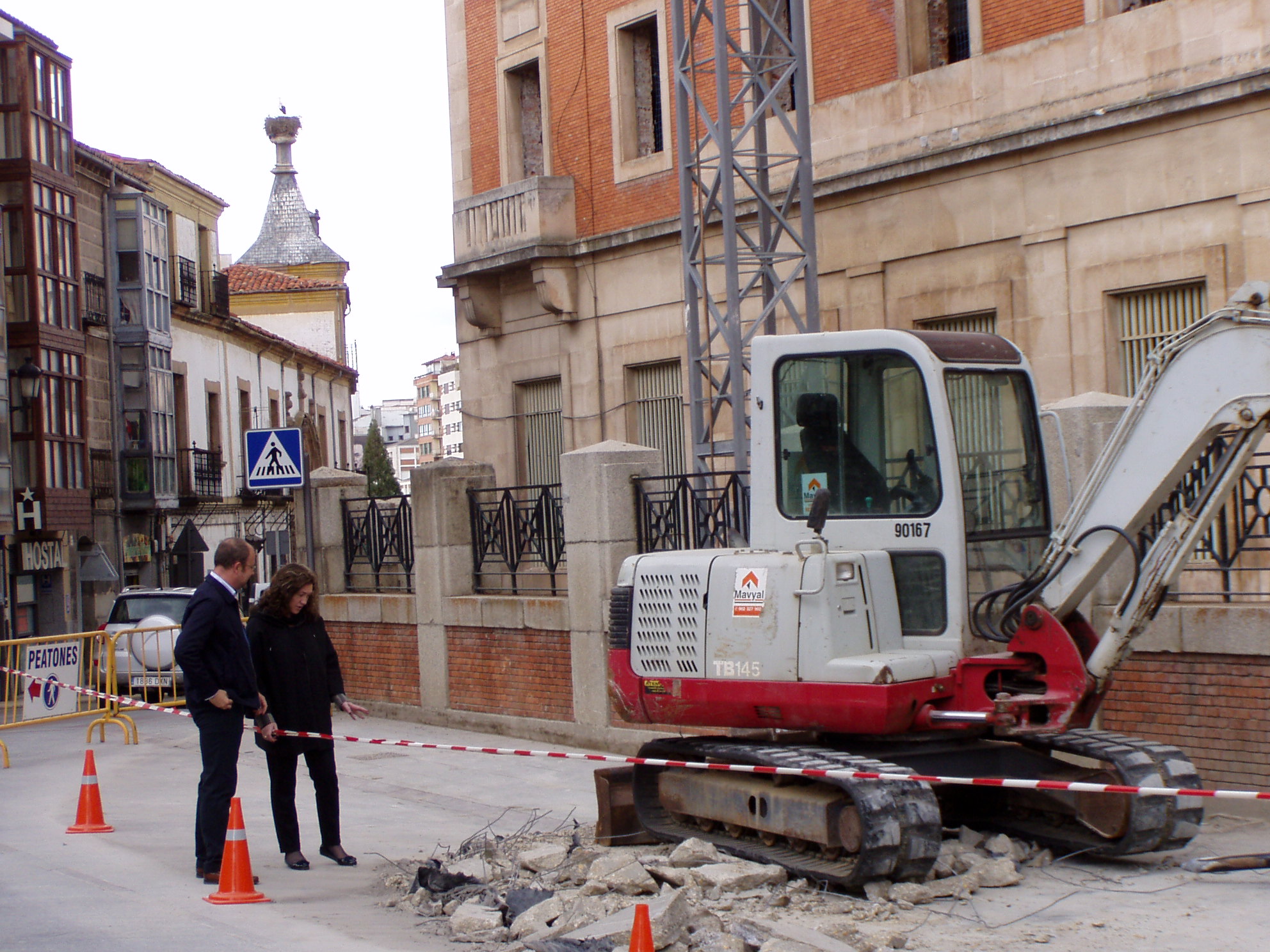 Segipsa retira el vallado perimetral dispuesto para las obras del Banco de España 